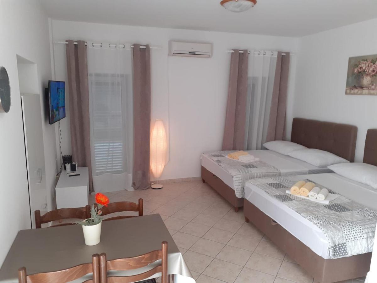 Apartments Vinea Baška Voda Eksteriør billede
