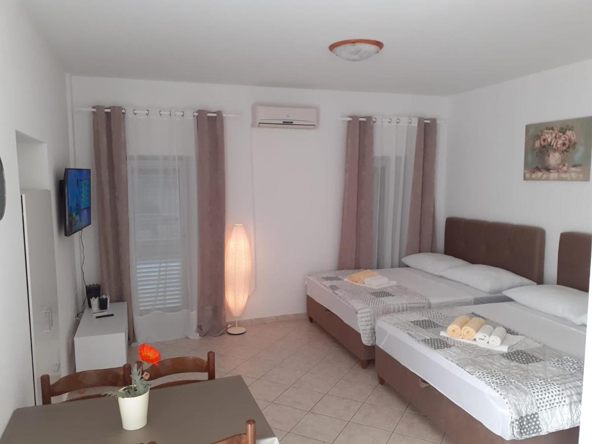 Apartments Vinea Baška Voda Eksteriør billede
