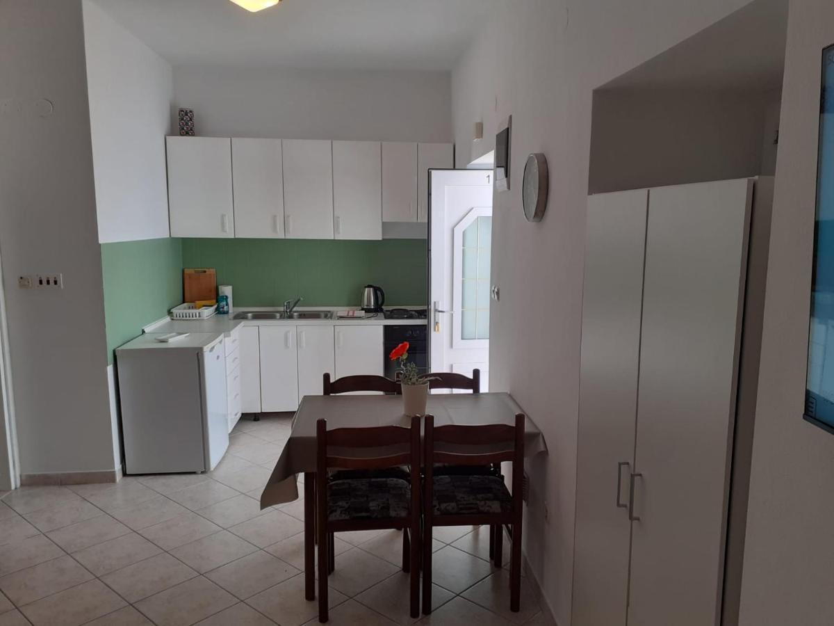 Apartments Vinea Baška Voda Eksteriør billede
