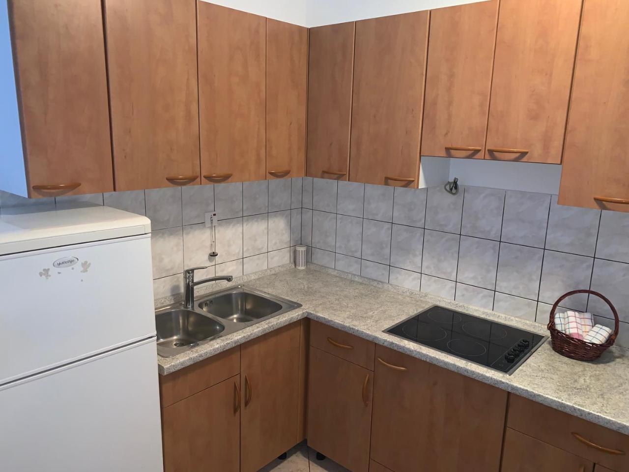 Apartments Vinea Baška Voda Eksteriør billede