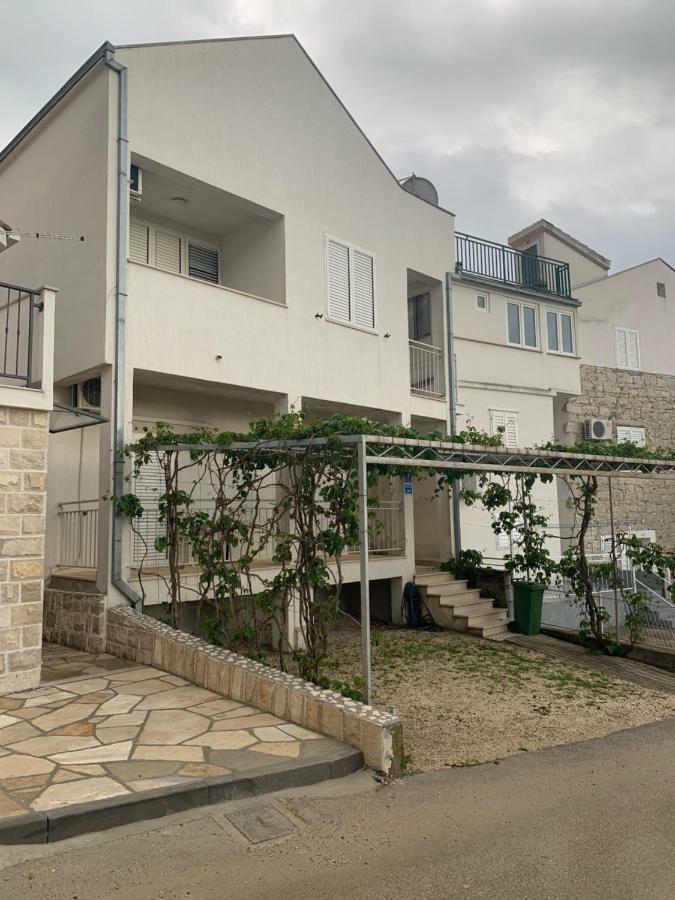 Apartments Vinea Baška Voda Eksteriør billede